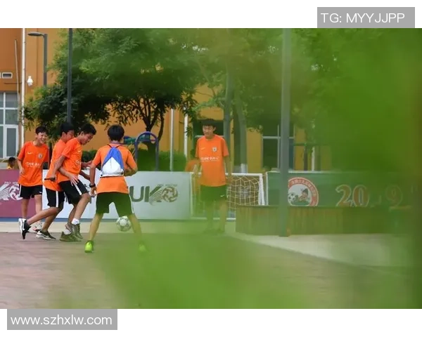 穿亚瑟士足球明星的荣耀之路与梦想追逐的激情瞬间 穿亚瑟士足球明星的荣耀之路与梦想追逐的激情瞬间